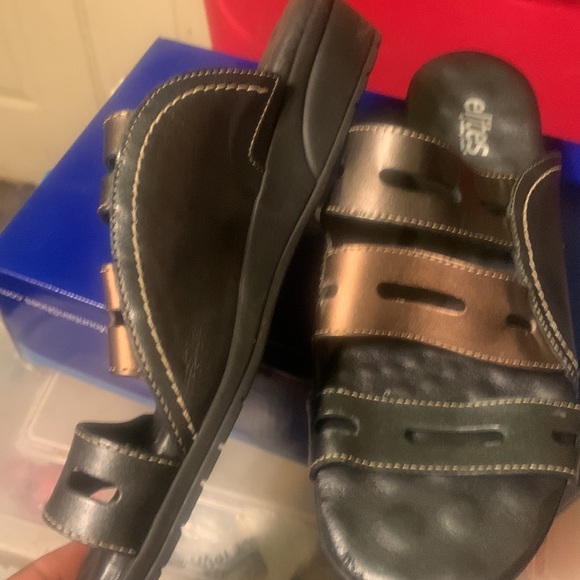 Elites Sandals - Picture 2 of 10